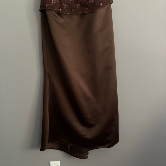 Studio Tahari Co. Size 6 Petite Brown Sequinned Strapless Maxi Prom Dress - Picture 4 of 11